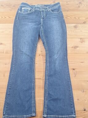 Women's Flare Jeans in Mid Blue Classic Stretch Denim Nd Weekend 10 Embroidered